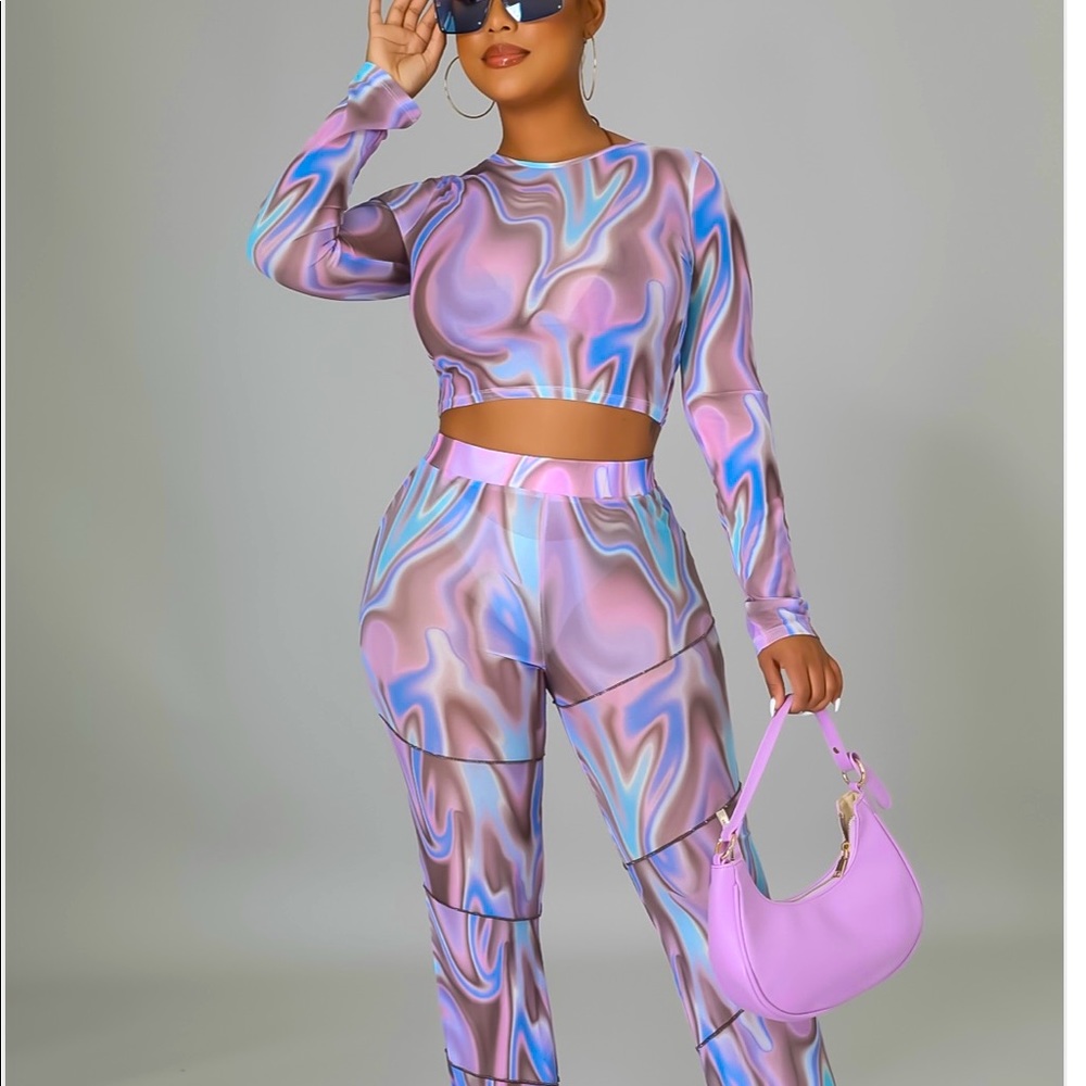 2pcs crop set 

Sheer 

great stretch mater